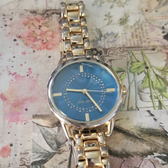 Vintage Watches Nine West Blue Dial Crystal Accent Gold Tone Bracelet Watch - Picture 5 of 10